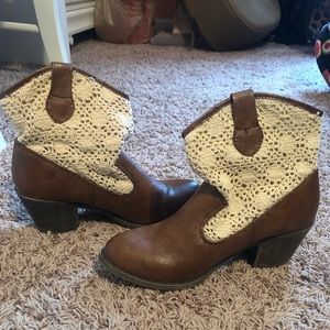 Lace Accent Cowgirl Booties